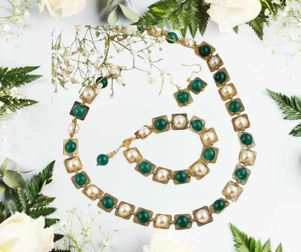 Elegant_Gold-Tone_Emerald_&_Pearl_Jewelry_Set