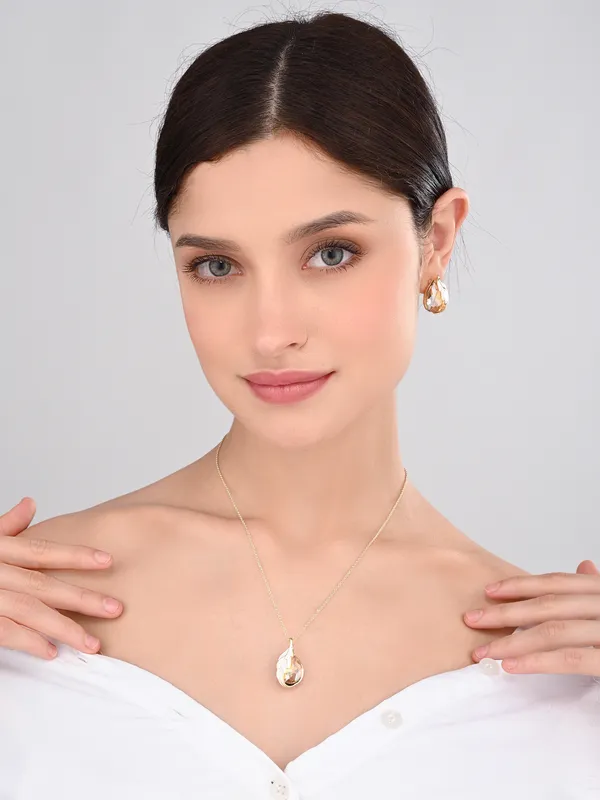 Tear_Drop_Amber_Pendant_Necklace_Earrings_Set