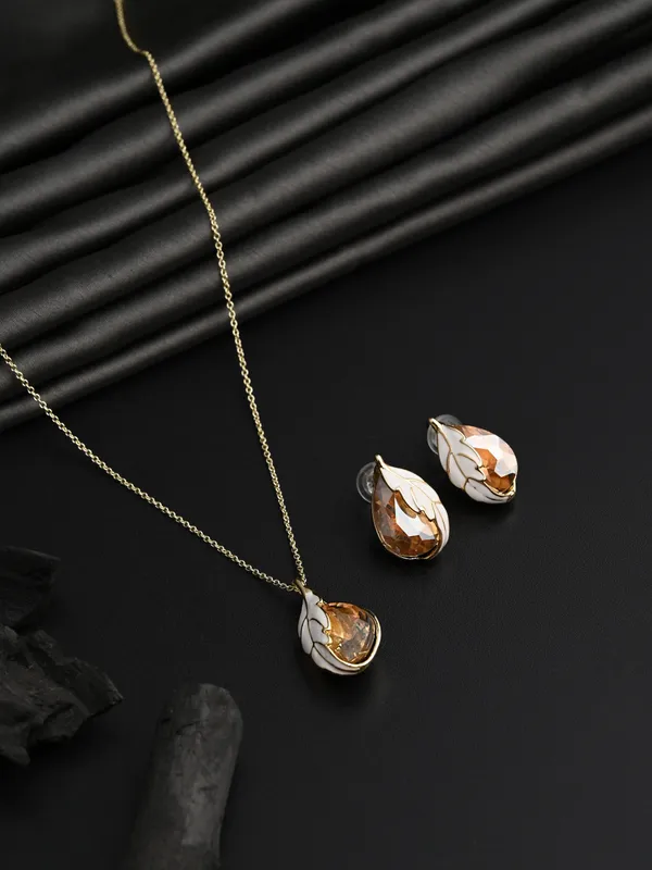 Tear_Drop_Amber_Pendant_Necklace_Earrings_Set