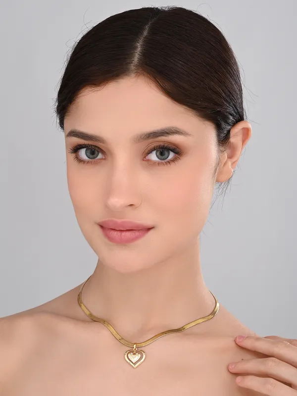 Layered_Heart_Pendant_Necklace_with_Sparkling_Accents