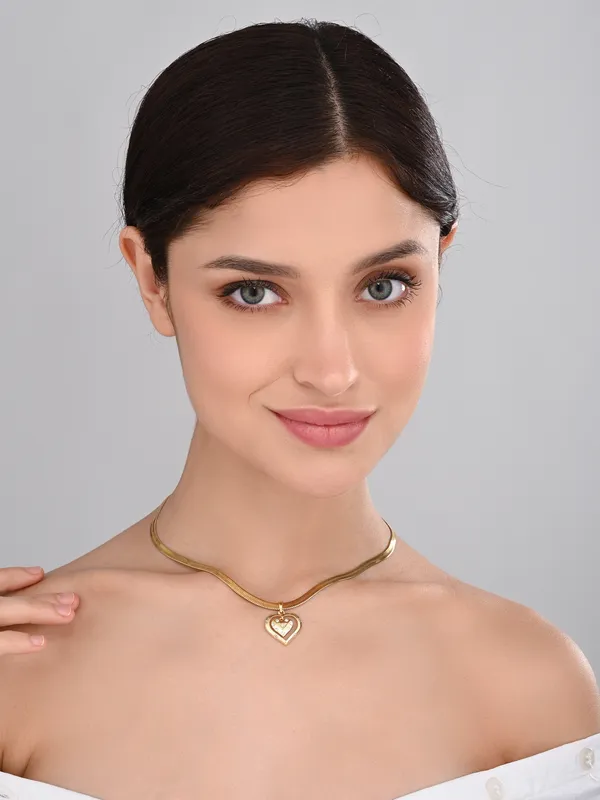 Layered_Heart_Pendant_Necklace_with_Sparkling_Accents