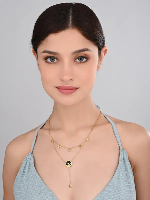 Luxury_Inspired_Gold_Finish_Necklace_with_Charm