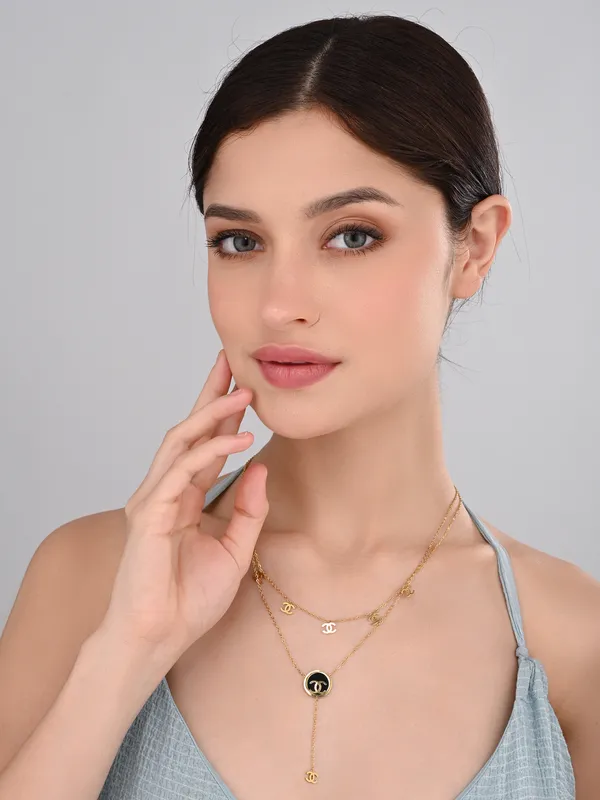 Luxury_Inspired_Gold_Finish_Necklace_with_Charm