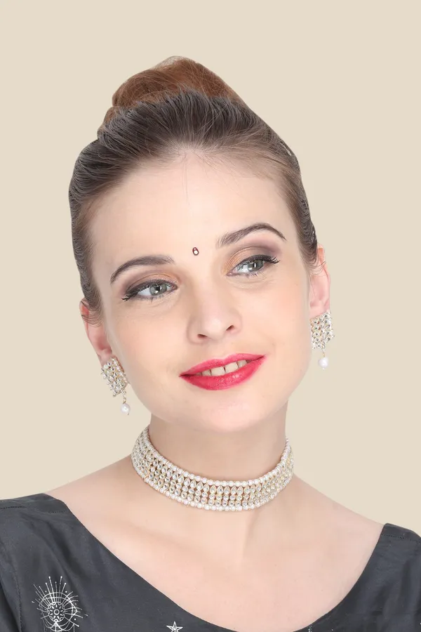 White_Traditional_Bridal_Choker_Necklace_&_Earrings_Set_Embellished_With_Stone_&_Pearl_For_Women