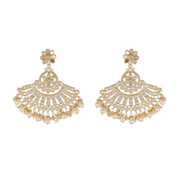 Radiant_Fan-Shaped_Mirror_and_Pearl_Earrings