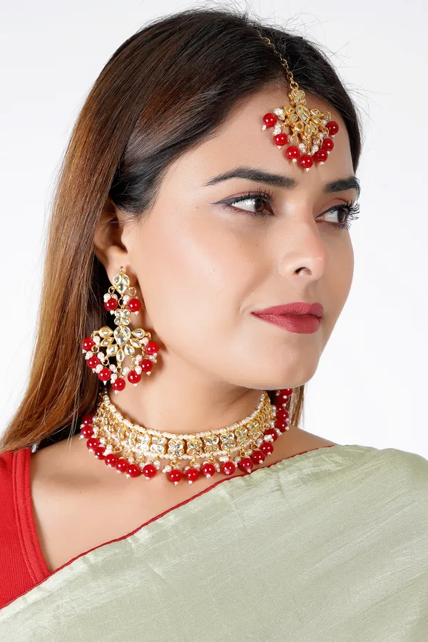 Red_Pearl_Gold_Plated_Kundan_Necklace_Set_With_Earrings_&_MaangTikka