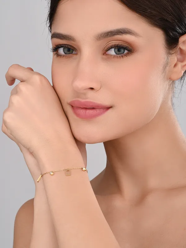 Stylish_Gold_Chain_Bracelet_with_Open_Rectangle_Charms
