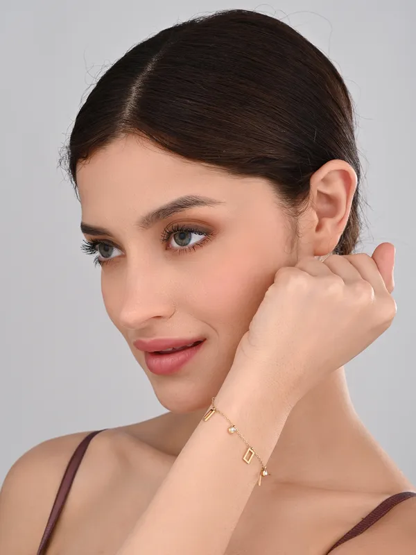 Stylish_Gold_Chain_Bracelet_with_Open_Rectangle_Charms