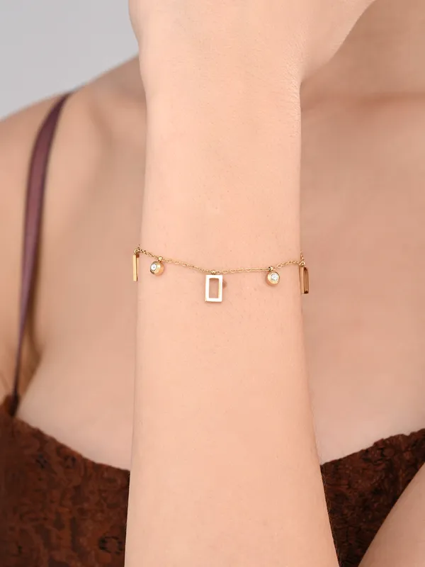 Stylish_Gold_Chain_Bracelet_with_Open_Rectangle_Charms