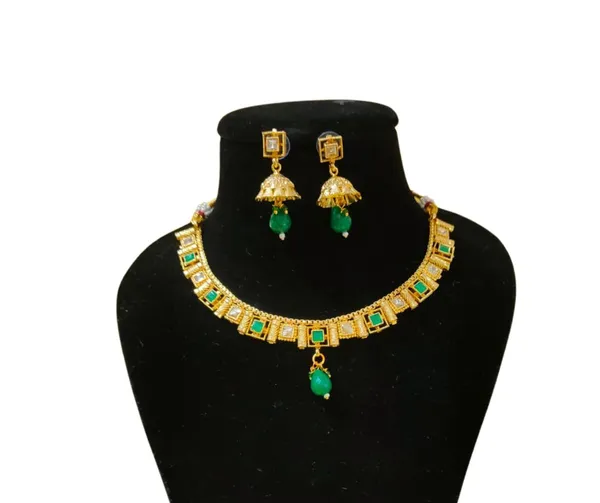Traditional_Indian_Style_Gold_Plated_Necklace_Earrings_Set