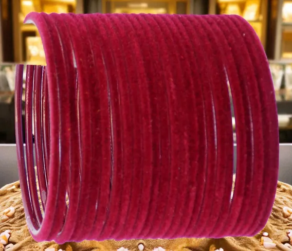 Vibrant_Velvet_Rani_Bangle_Set