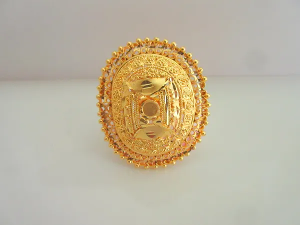 Vintage-Inspired_Gold_Plated_Filigree_Ring