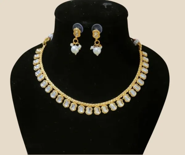 Elegant_Silver_Kundan_Gold_Plated_Necklace_and_Earrings_Set