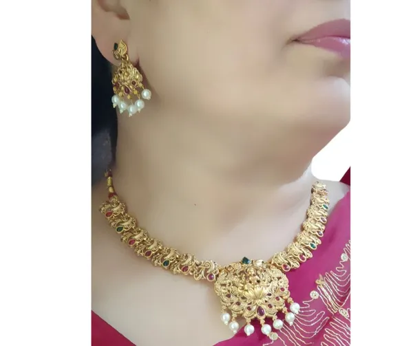 Gold_Plated_Temple_Jewelry_Goddess_Laxmi_Choker_Necklace_Set