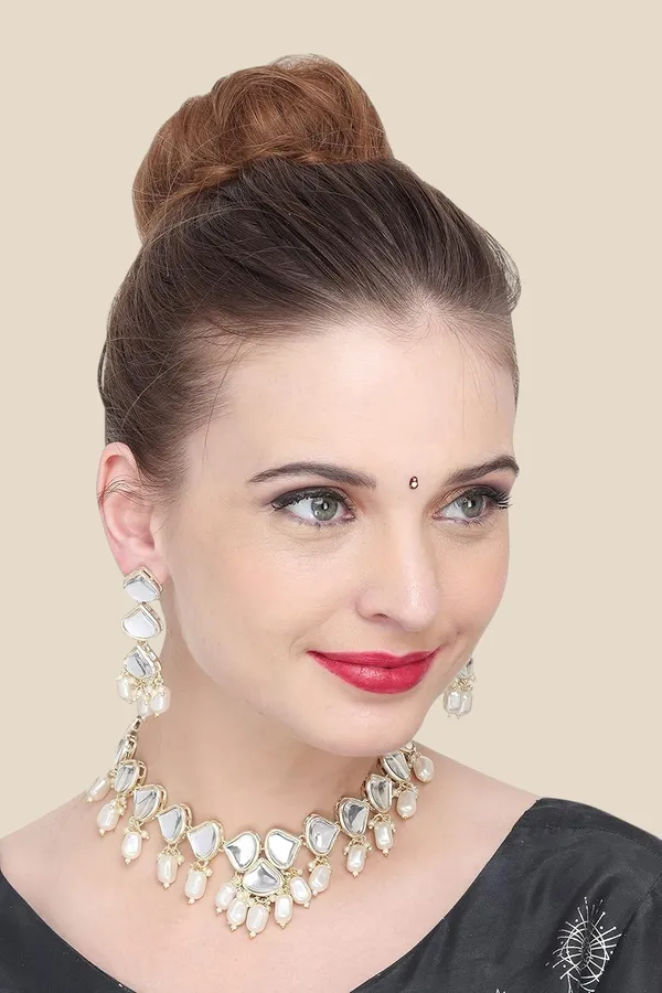 White_Traditional_Silver_Plated_Necklace_&_Earrings_Set_Embellished_With_Kundan_&_Pearl_For_Women