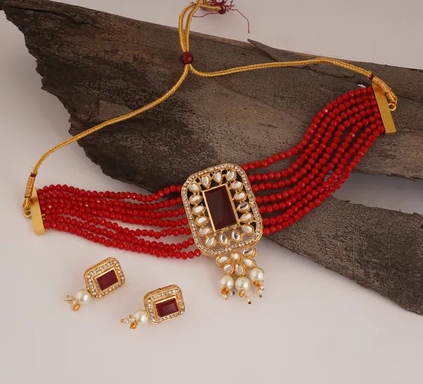 Vibrant_Ruby_Red_Beaded_Choker_Necklace_Set_with_Kundan_and_Pearls
