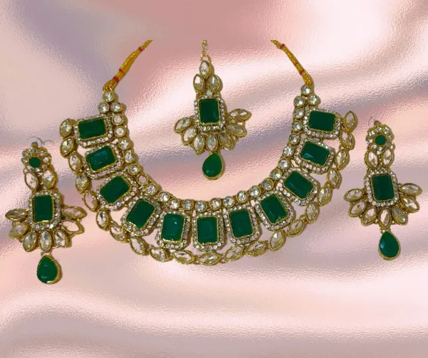 Versatile_Indian_Emerald_and_Crystal_Gold-Tone_Jewelry_Set