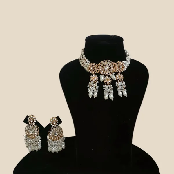 Statement_Ethnic_Jewelry_Set_with_Kundan_Accents