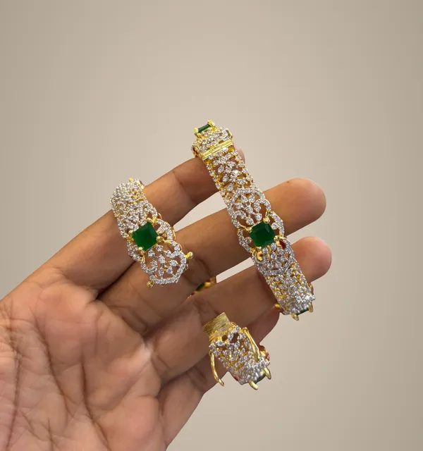 Golden_Alloy_Bangle_Set_For_Women