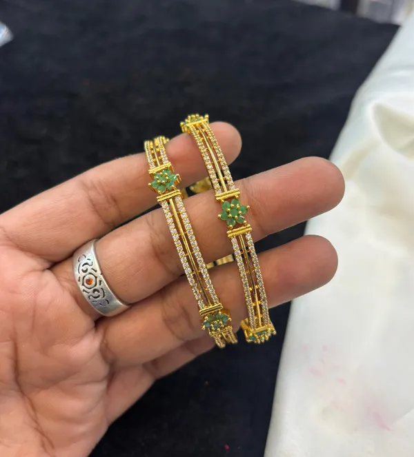 Golden_Alloy_Bangles_For_Women