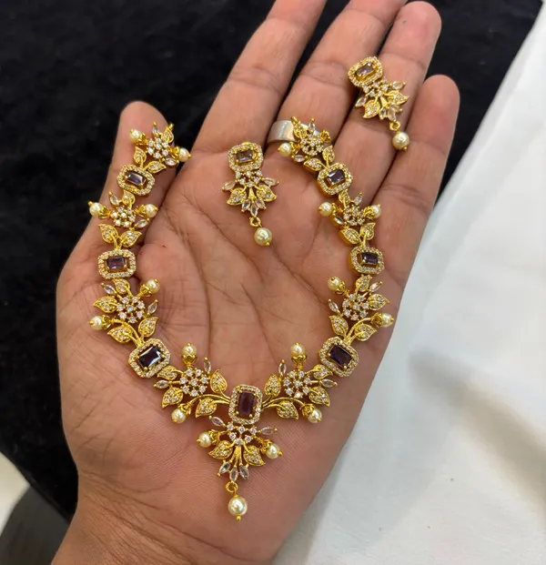 Golden_Alloy_Necklace_Set_For_Women