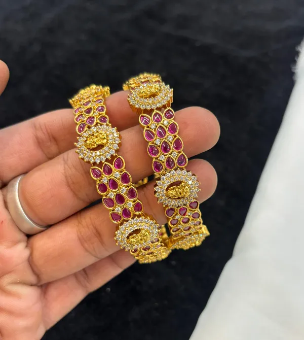 Golden_Alloy_Bangles_For_Women