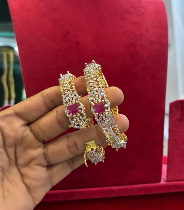 Golden_Alloy_Bangles_For_Women