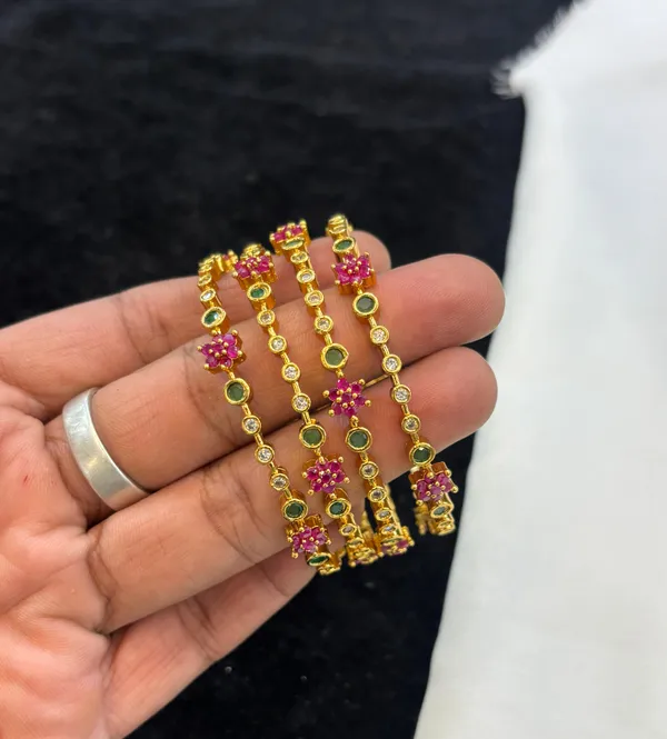 Golden_Alloy_Bangles_For_Women