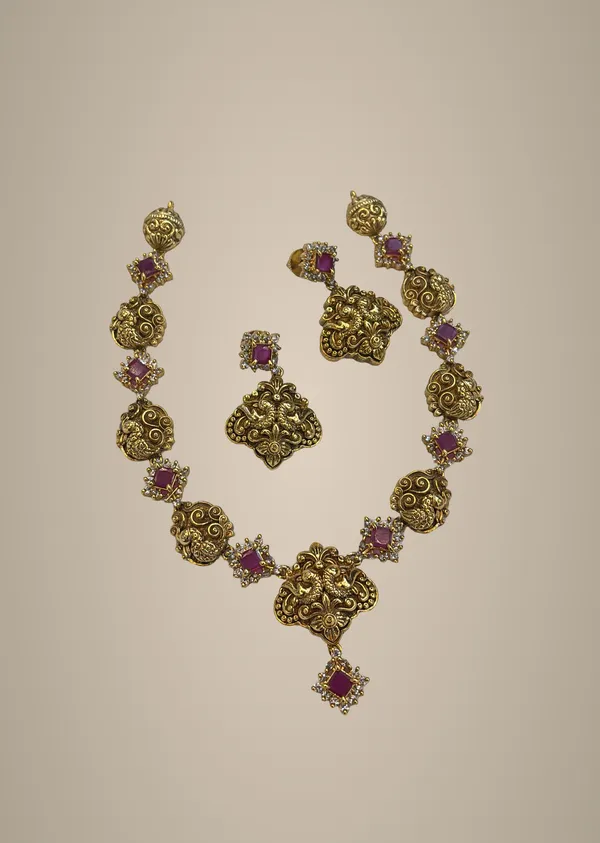 Golden_Alloy_Necklace_Set_For_Women