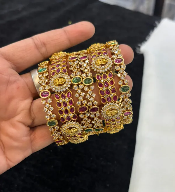 Golden_Alloy_Bangles_For_Women