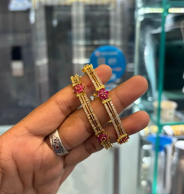 Golden_Alloy_Bangles_For_Women