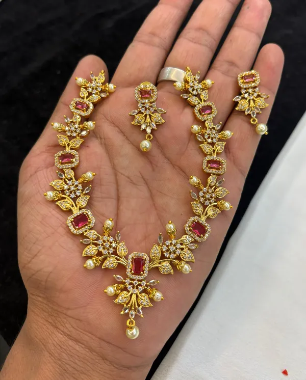 Golden_Alloy_Necklace_Set_For_Women