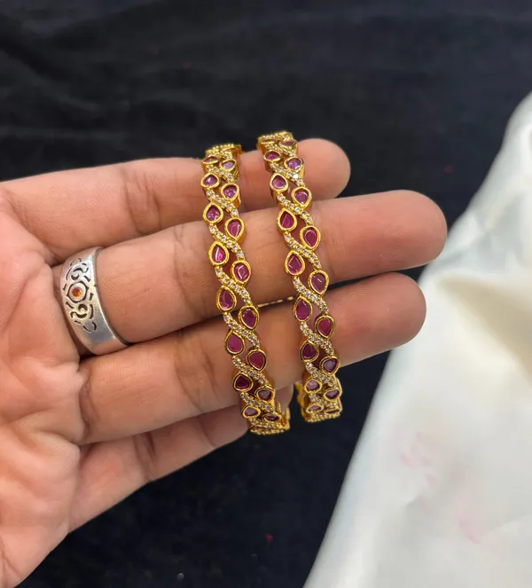 Golden_Alloy_Bangles_For_Women