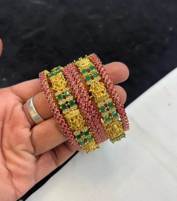 Golden_Alloy_Bangles_For_Women