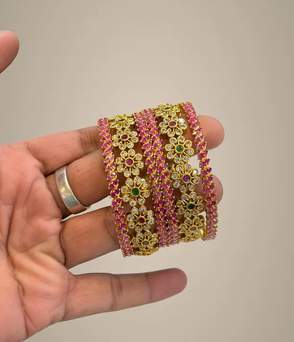 Golden_Alloy_Bangles_For_Women