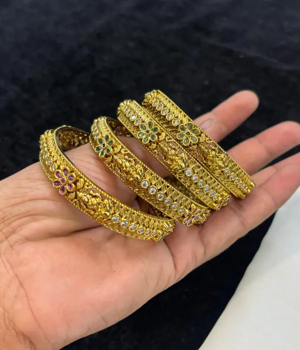 Golden_Alloy_Bangles_For_Women