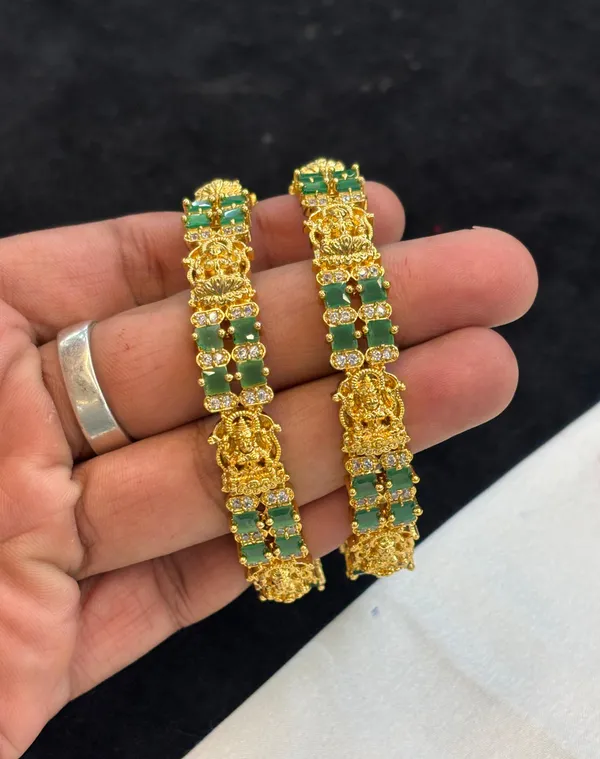 Golden_Alloy_Bangles_For_Women