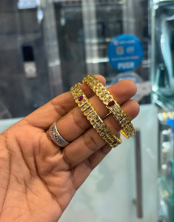 Golden_Alloy_Bangles_For_Women