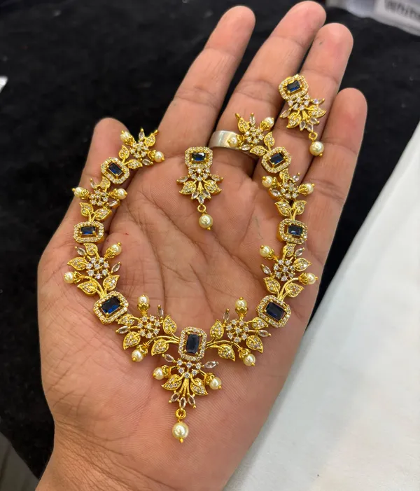 Golden_Alloy_Necklace_Set_For_Women