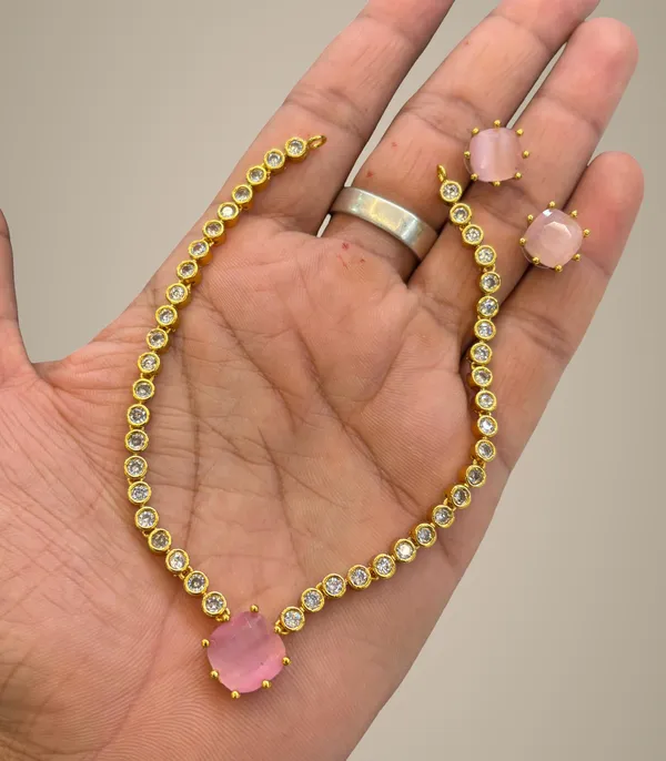 Golden_Alloy_Pendant_Set_For_Women