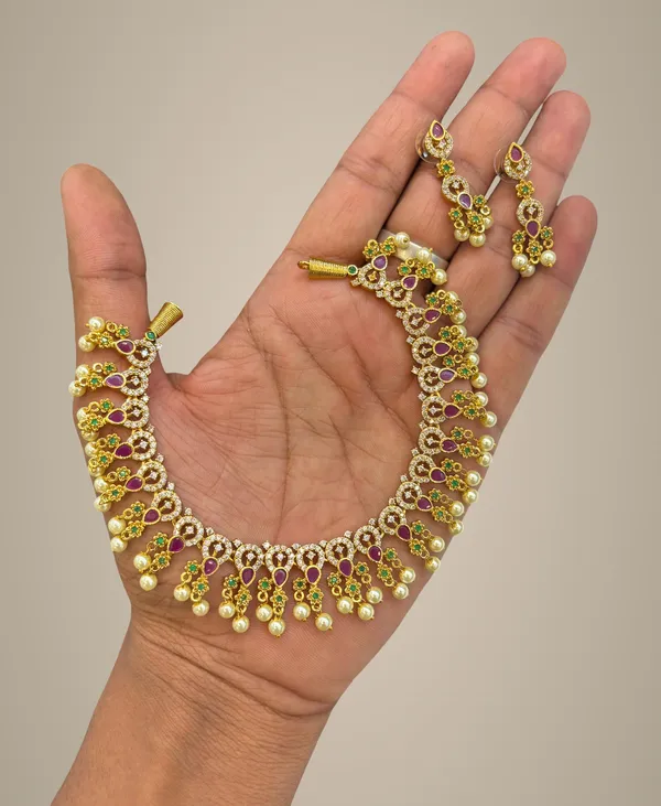 Golden_Alloy_Necklace_Set_For_Women