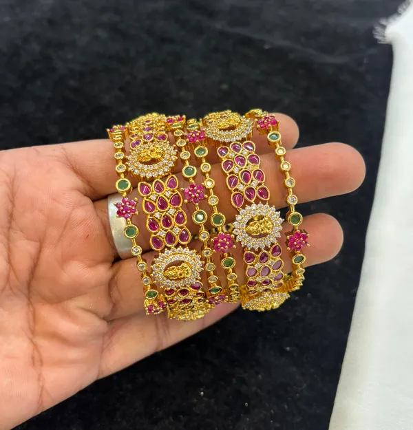 Golden_Alloy_Bangles_For_Women