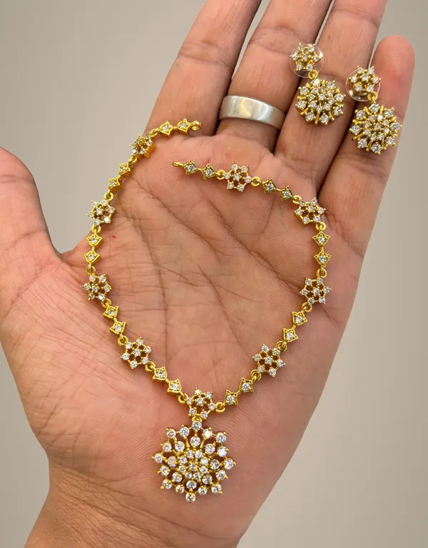 Golden_Alloy_Necklace_Set_For_Women