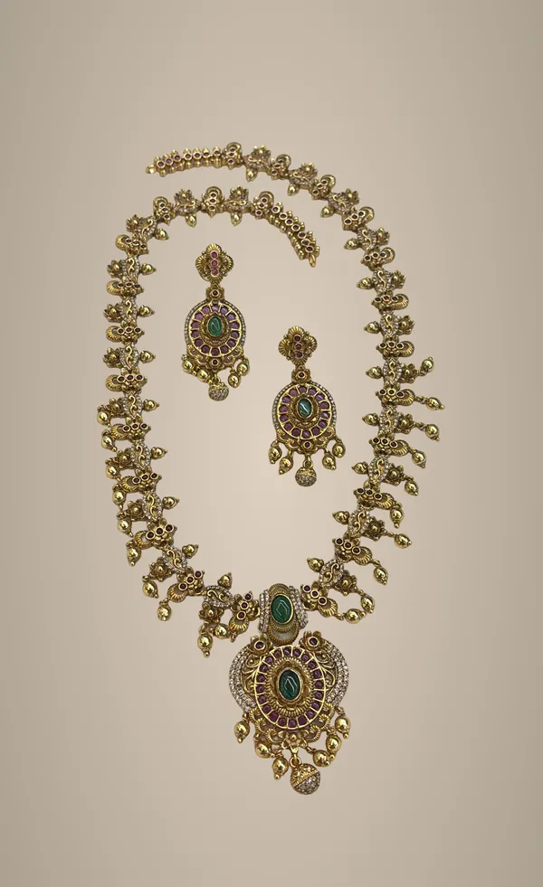 Golden_Alloy_Necklace_Set_For_Women