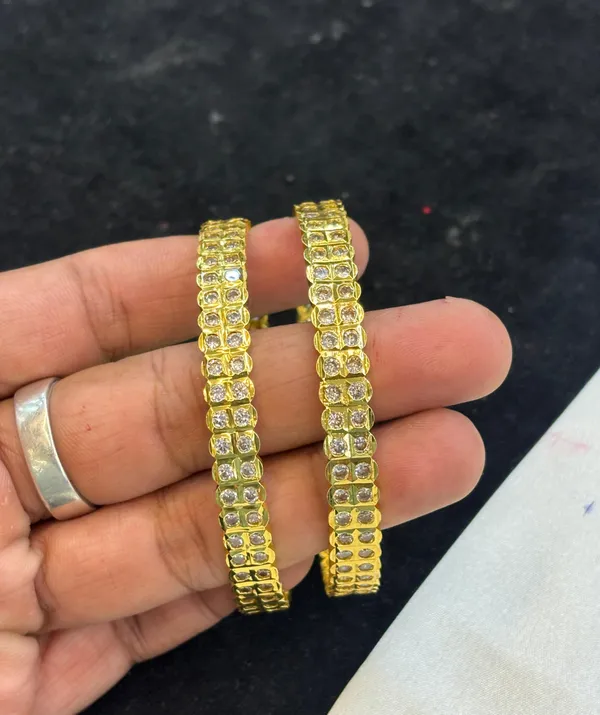 Golden_Alloy_Bangles_For_Women