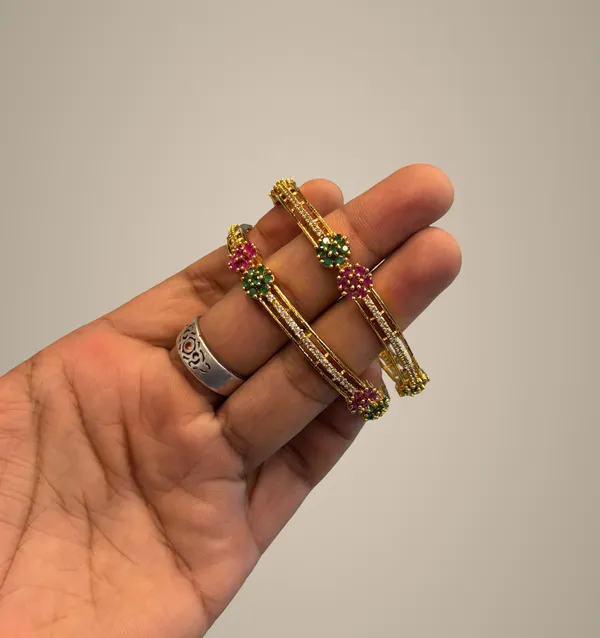 Golden_Alloy_Bangles_For_Women