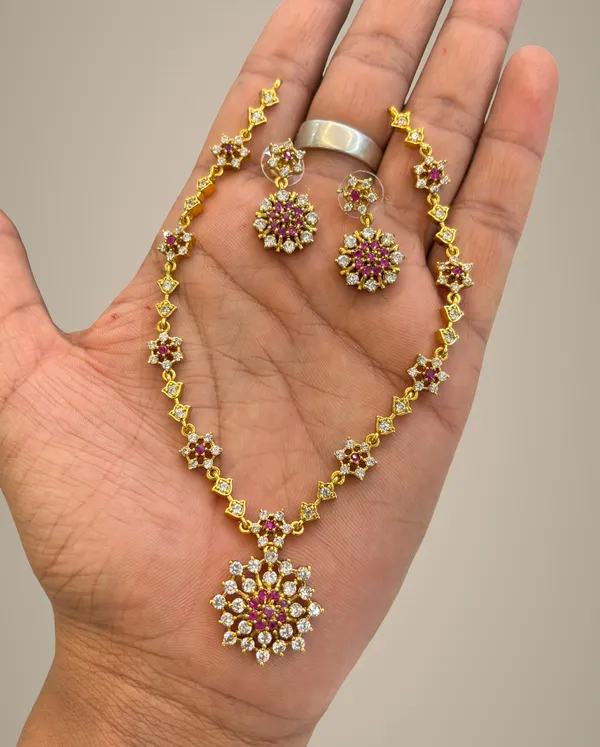 Golden_Alloy_Necklace_Set_For_Women