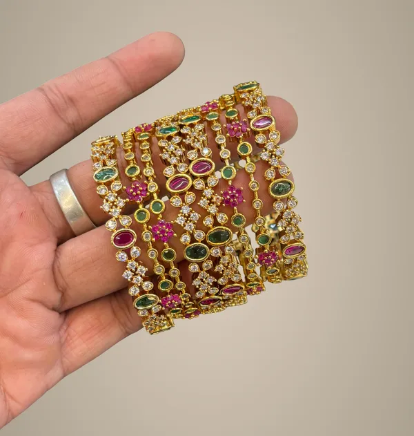 Golden_Alloy_Bangles_For_Women