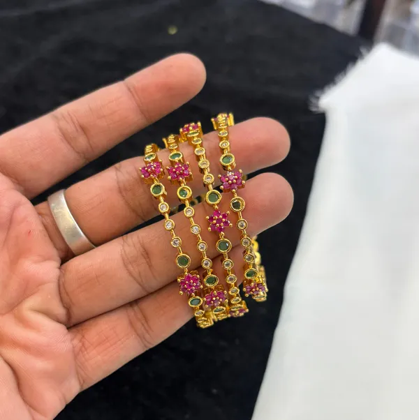 Golden_Alloy_Bangles_For_Women