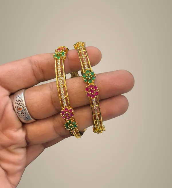 Golden_Alloy_Bangles_For_Women